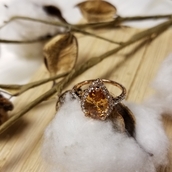 💍💍Breathtaking! Pear Shape Apricot/Clear CZ Ring in ROSE GOLD plating💍💍 - Picture 12 of 14
